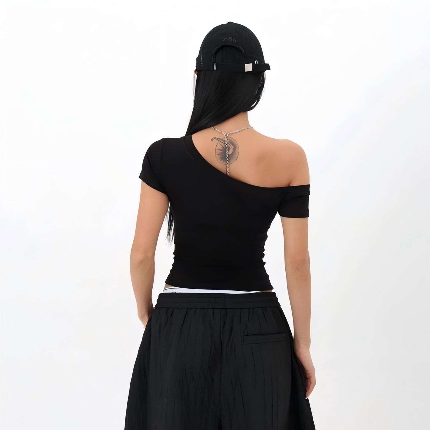 Off-the-shoulder slimming T-shirt