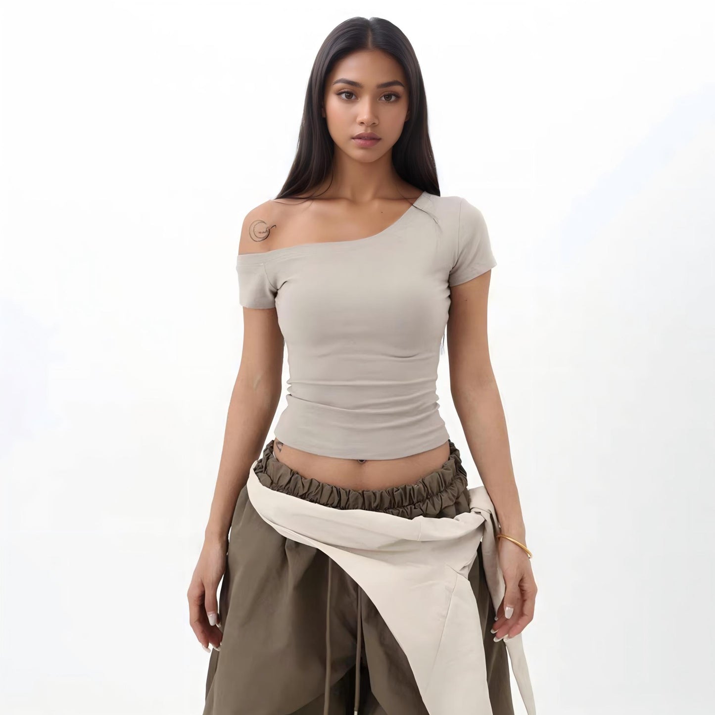 Off-the-shoulder slimming T-shirt