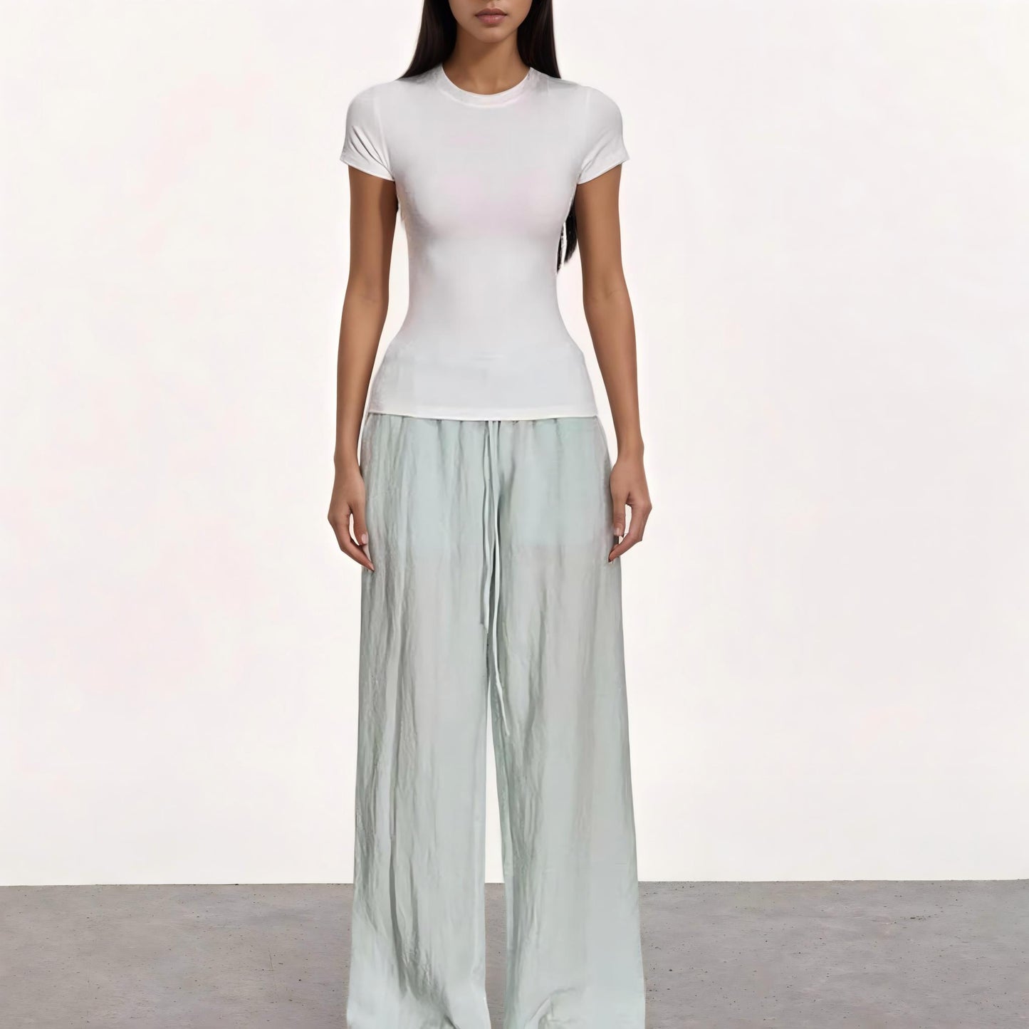 Solid-color slimming T-shirt