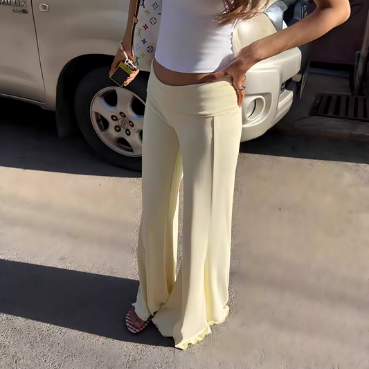 Drooping pants and slightly flared pants